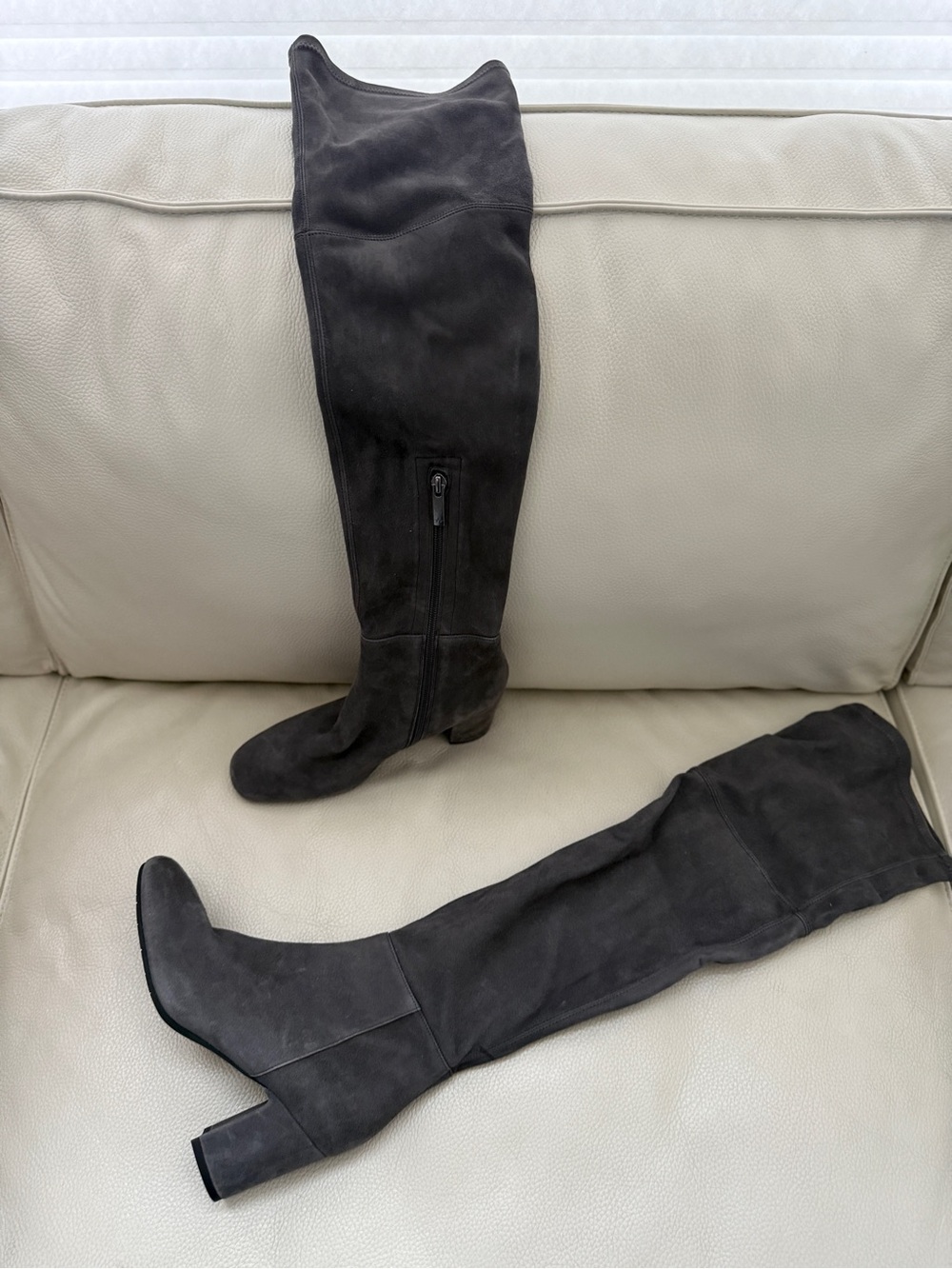Aquatalia OTK Barbera Stretch Boots Sz 6.5 Women’s Over-the-Knee Suede Boots